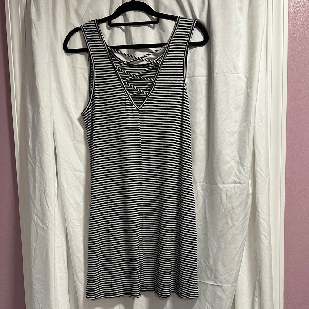 Striped Black and White Sleeveless Dress - Picture 6 of 6